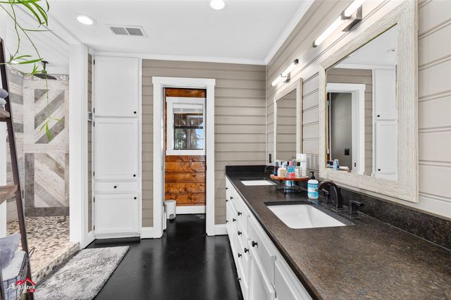 10073 Ferry Lake Road, Oil City, LA 71061