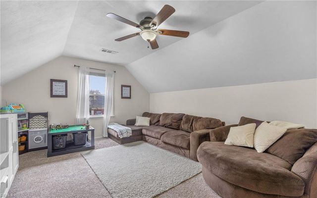 2780 Inglewood LN, Virginia Beach, VA 23456