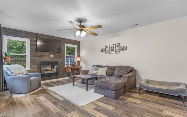 2780 Inglewood LN, Virginia Beach, VA 23456