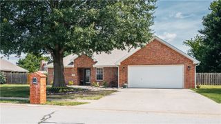 12048 Riviera Place, Farmington, AR 72730