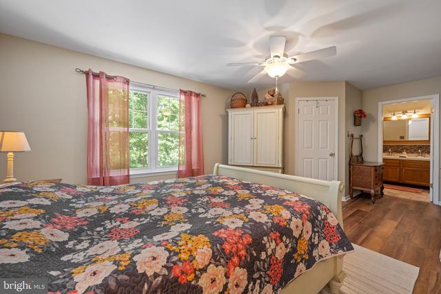 5 CARR LN, Sicklerville, NJ 08081