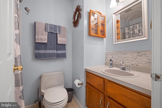 5 CARR LN, Sicklerville, NJ 08081