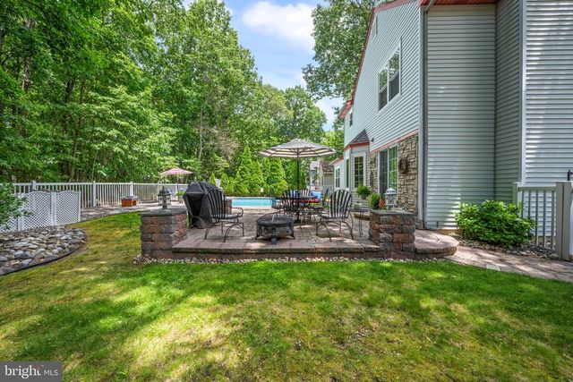 5 CARR LN, Sicklerville, NJ 08081