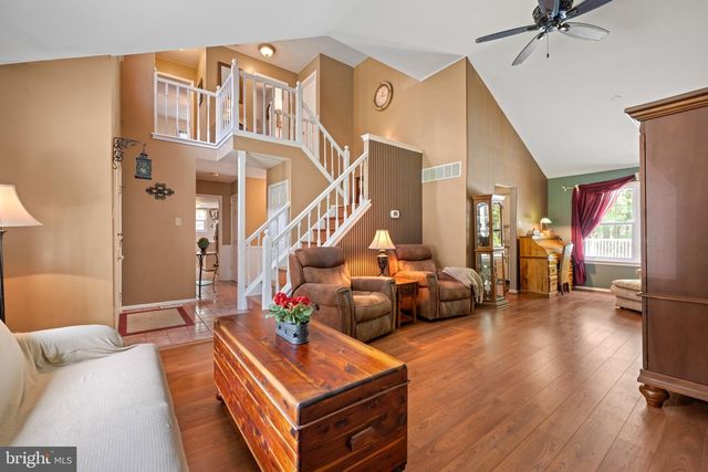 5 CARR LN, Sicklerville, NJ 08081