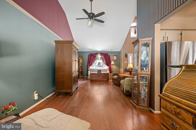 5 CARR LN, Sicklerville, NJ 08081