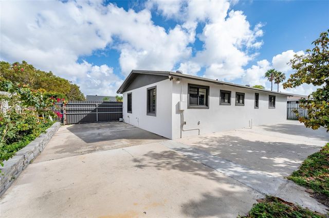 11442 SW 225th St, Miami, FL 33170