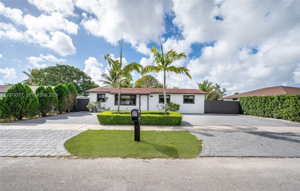 11442 SW 225th St, Miami, FL 33170