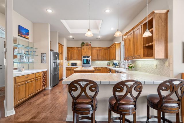 2 Jasperwood CT, Austin, TX 78738