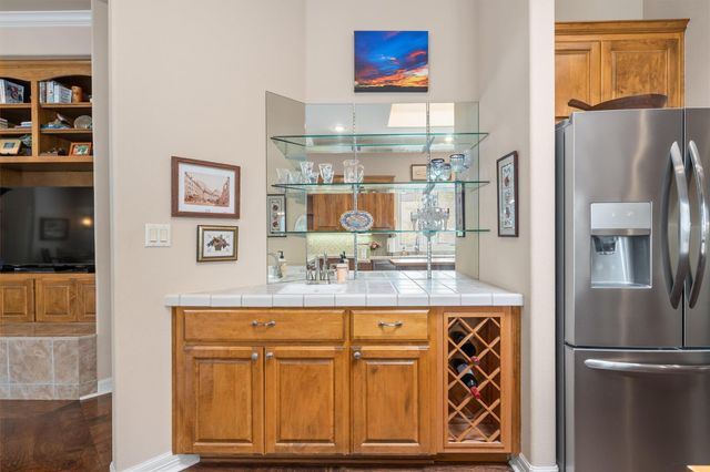 2 Jasperwood CT, Austin, TX 78738