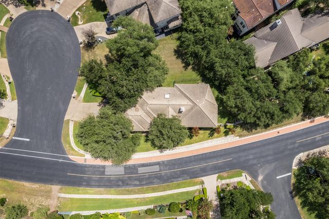 2 Jasperwood CT, Austin, TX 78738