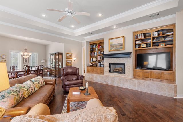 2 Jasperwood CT, Austin, TX 78738
