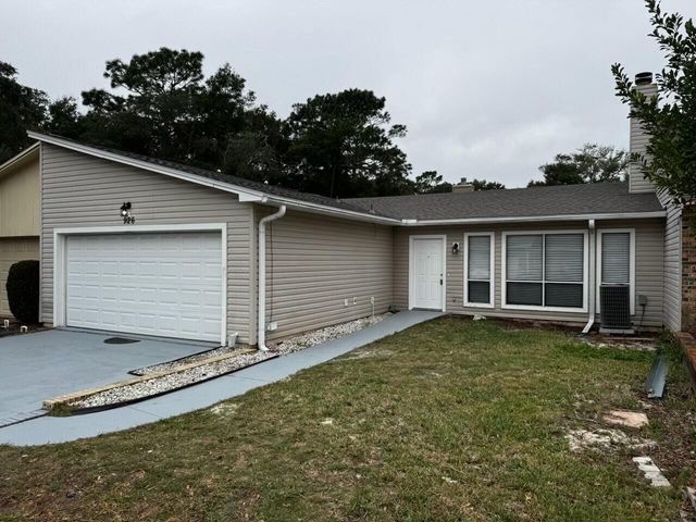 926 Holbrook Circle, Fort Walton Beach, FL 32547