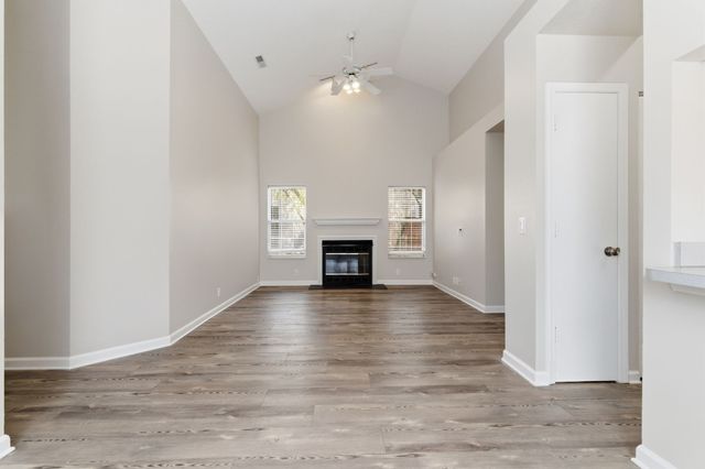 5910 Colchester Dr, Hermitage, TN 37076