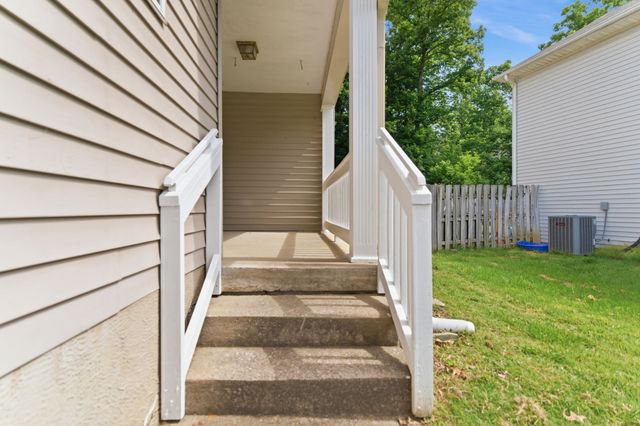 5910 Colchester Dr, Hermitage, TN 37076