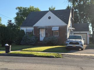 21 Crews St, Totowa Boro, NJ 07512
