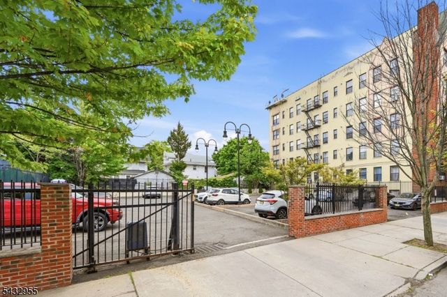 5 Pomona Ave 2C, Newark City, NJ 07112