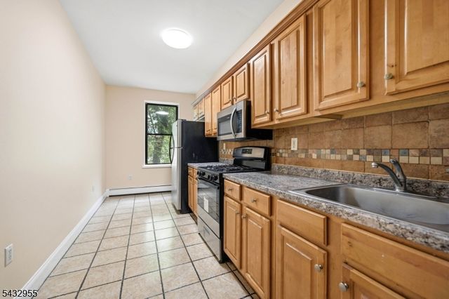 5 Pomona Ave 2C, Newark City, NJ 07112