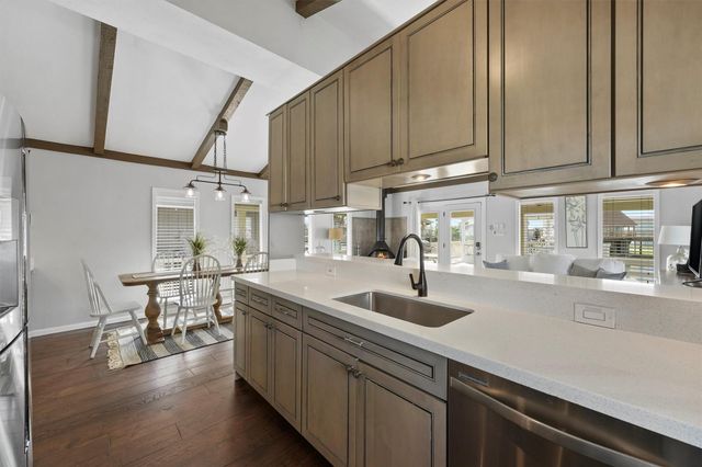 16603 Jamaica Cove Road, Jamaica Beach, TX 77554