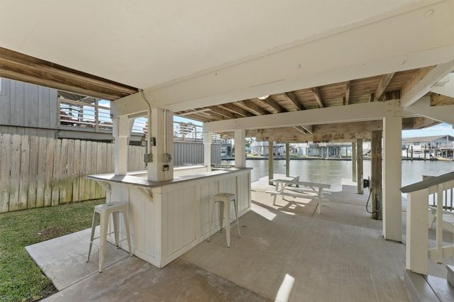 16603 Jamaica Cove Road, Jamaica Beach, TX 77554