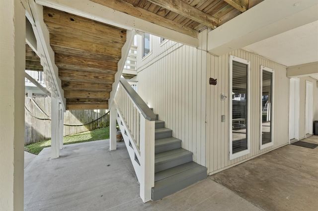 16603 Jamaica Cove Road, Jamaica Beach, TX 77554