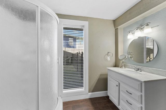 16603 Jamaica Cove Road, Jamaica Beach, TX 77554