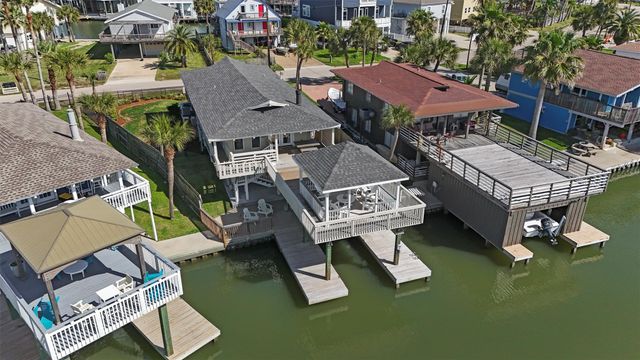 16603 Jamaica Cove Road, Jamaica Beach, TX 77554