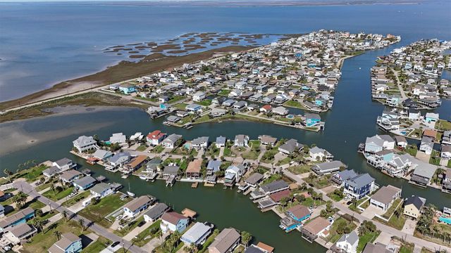 16603 Jamaica Cove Road, Jamaica Beach, TX 77554