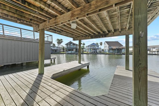 16603 Jamaica Cove Road, Jamaica Beach, TX 77554