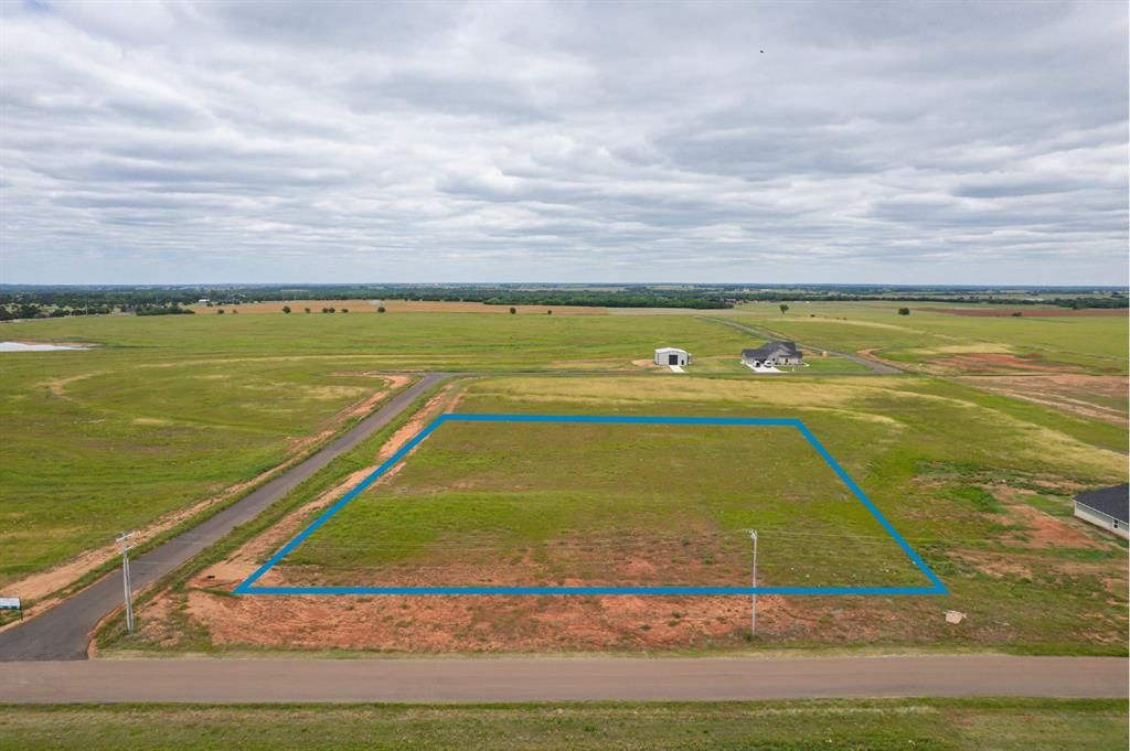 Image 1 of property listing at 2646 S May Avenue, Guthrie, OK 73044