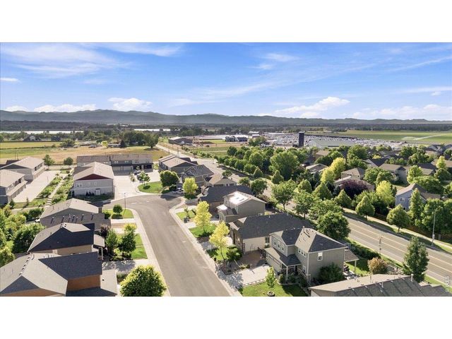 1652 Sorenson Dr, Windsor, CO 80550