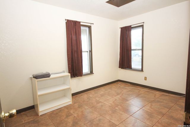 507 Ave B, Beeville, TX 78102