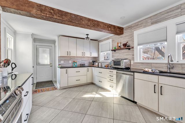 185 Cutspring Road, Stratford, CT 06614