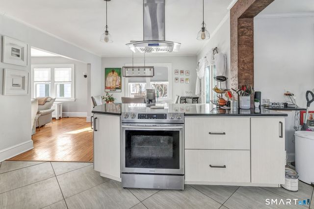 185 Cutspring Road, Stratford, CT 06614