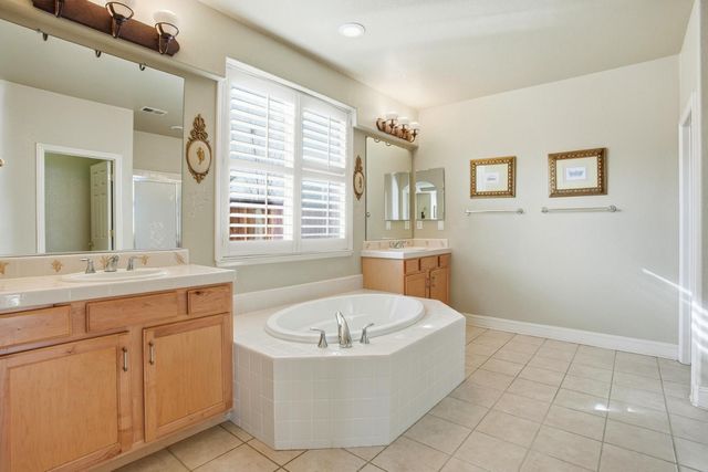 9808 Castelli Way, Elk Grove, CA 95757