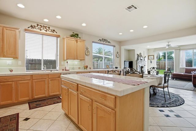 9808 Castelli Way, Elk Grove, CA 95757