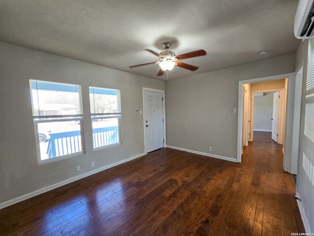 1124 Fenfield, San Antonio, TX 78211