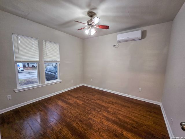 1124 Fenfield, San Antonio, TX 78211