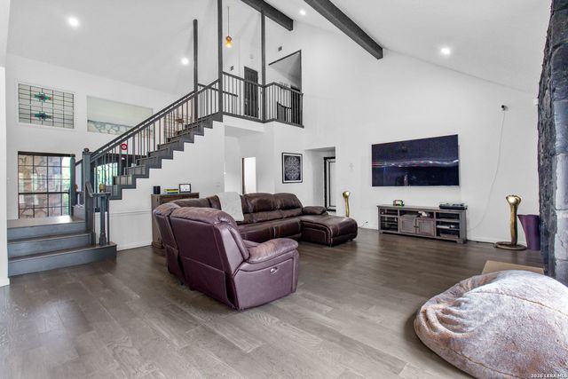 202 Country Wood, San Antonio, TX 78216