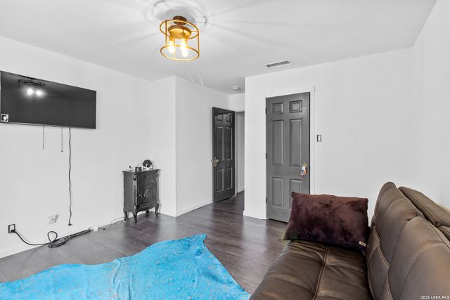 202 Country Wood, San Antonio, TX 78216