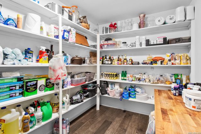 202 Country Wood, San Antonio, TX 78216