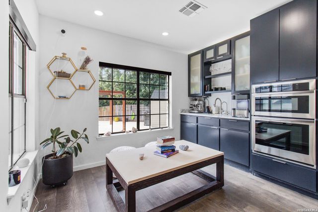 202 Country Wood, San Antonio, TX 78216