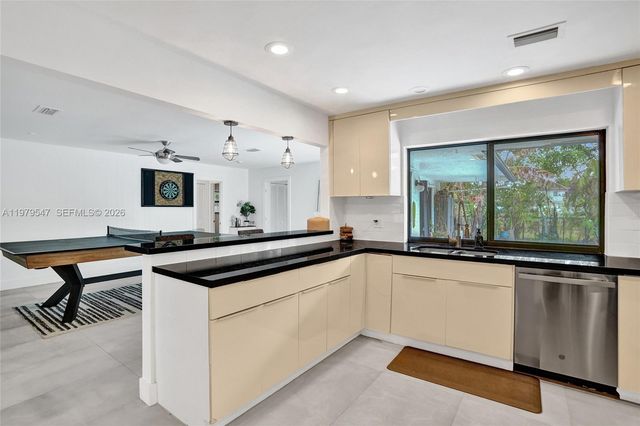 1451 NW 81st Ave, Coral Springs, FL 33071