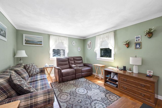 25 Naushon Rd, Billerica, MA 01821