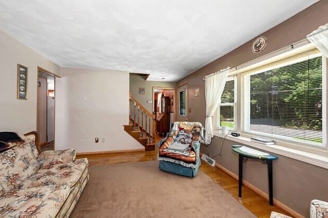 25 Naushon Rd, Billerica, MA 01821