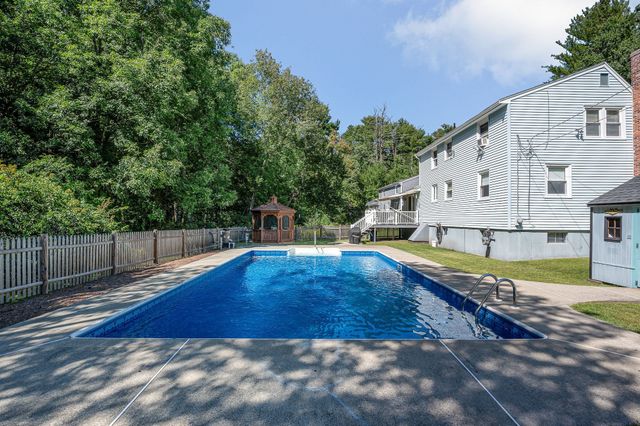 25 Naushon Rd, Billerica, MA 01821