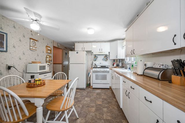25 Naushon Rd, Billerica, MA 01821