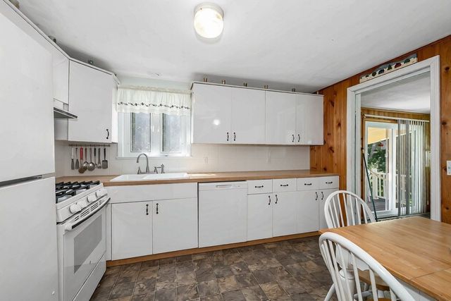 25 Naushon Rd, Billerica, MA 01821