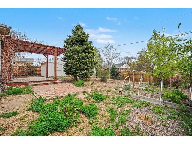 10710 Larry Dr, Northglenn, CO 80233