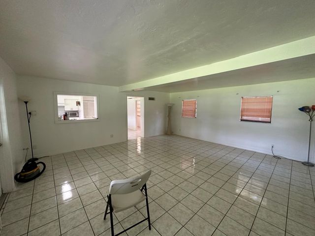 101-111 NE 148th Street 111, Miami, FL 33161