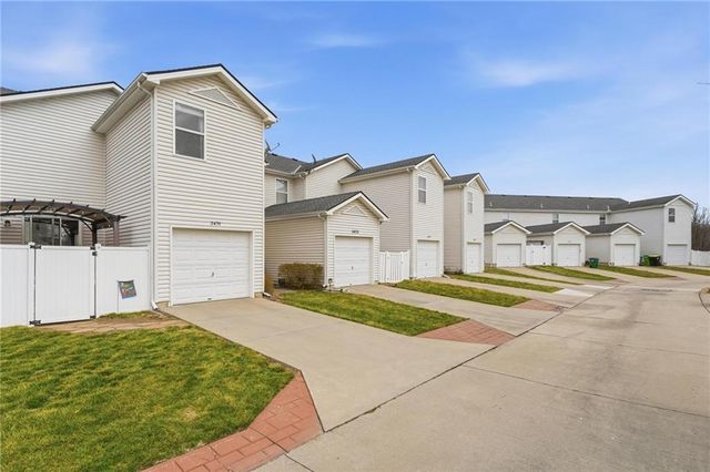 3474 SW Wysteria Terrace, Lee's Summit, MO 64082